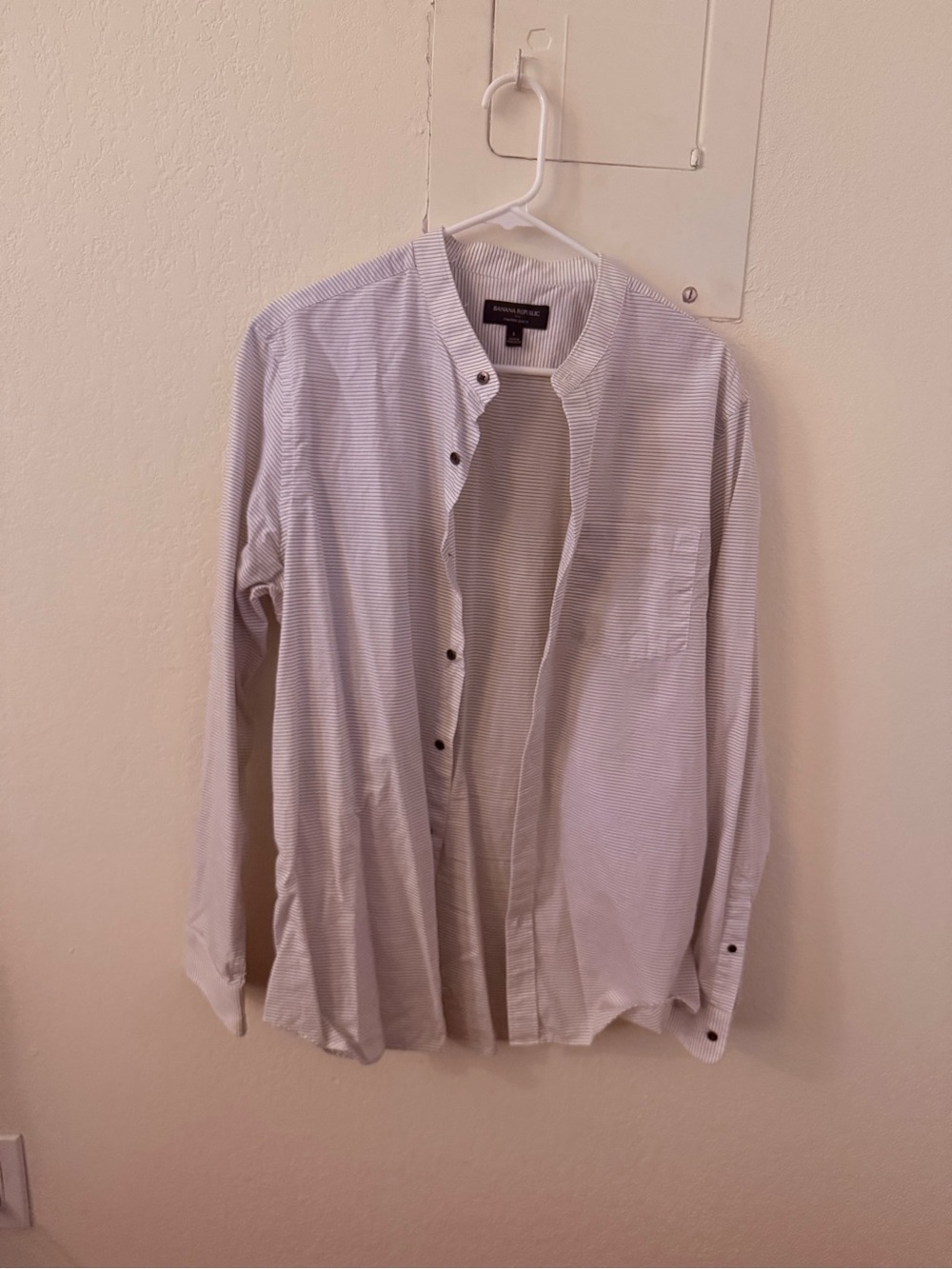 Banana Republic Men's White Shirt with Thin Blue Stripes - Mandarin Collar